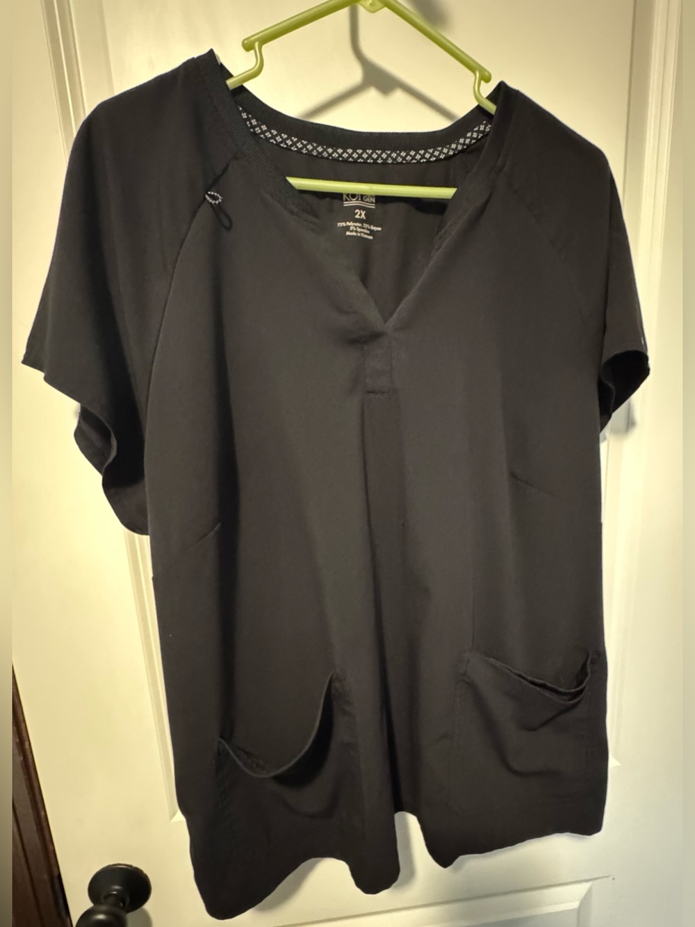 KOI Next Gen Women's Scrub Top Black Stretch V-Neck Size 2X